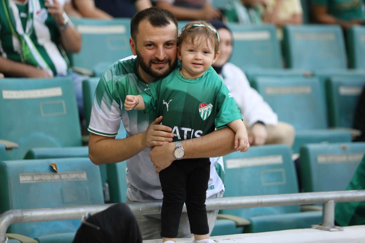 (FOTO GALERİ) Bursaspor-Eskişehirspor Dostluk Maçı Taraftar Fotoğrafları