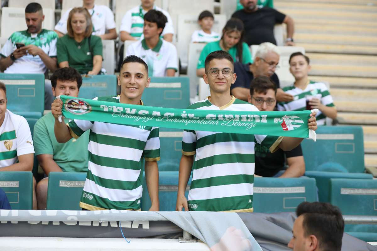 (FOTO GALERİ) Bursaspor-Eskişehirspor Dostluk Maçı Taraftar Fotoğrafları