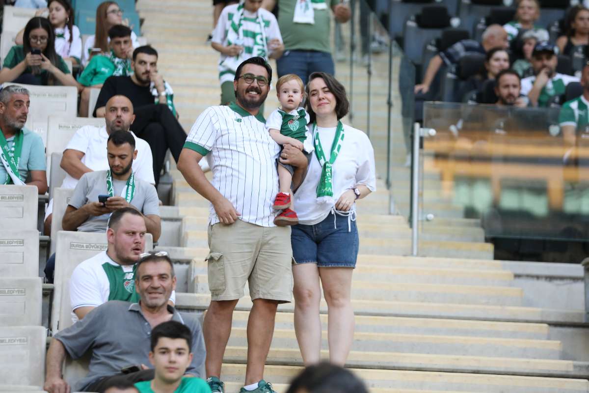 (FOTO GALERİ) Bursaspor-Eskişehirspor Dostluk Maçı Taraftar Fotoğrafları