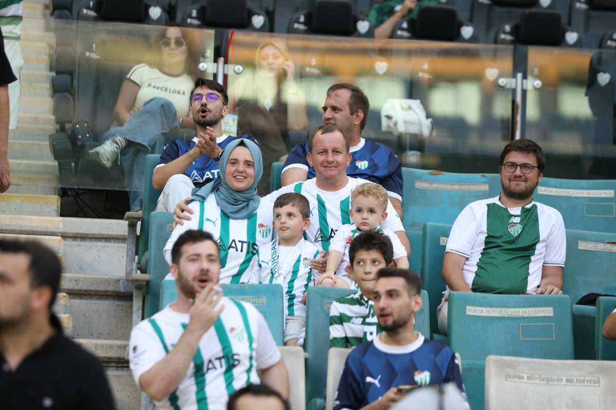 (FOTO GALERİ) Bursaspor-Eskişehirspor Dostluk Maçı Taraftar Fotoğrafları