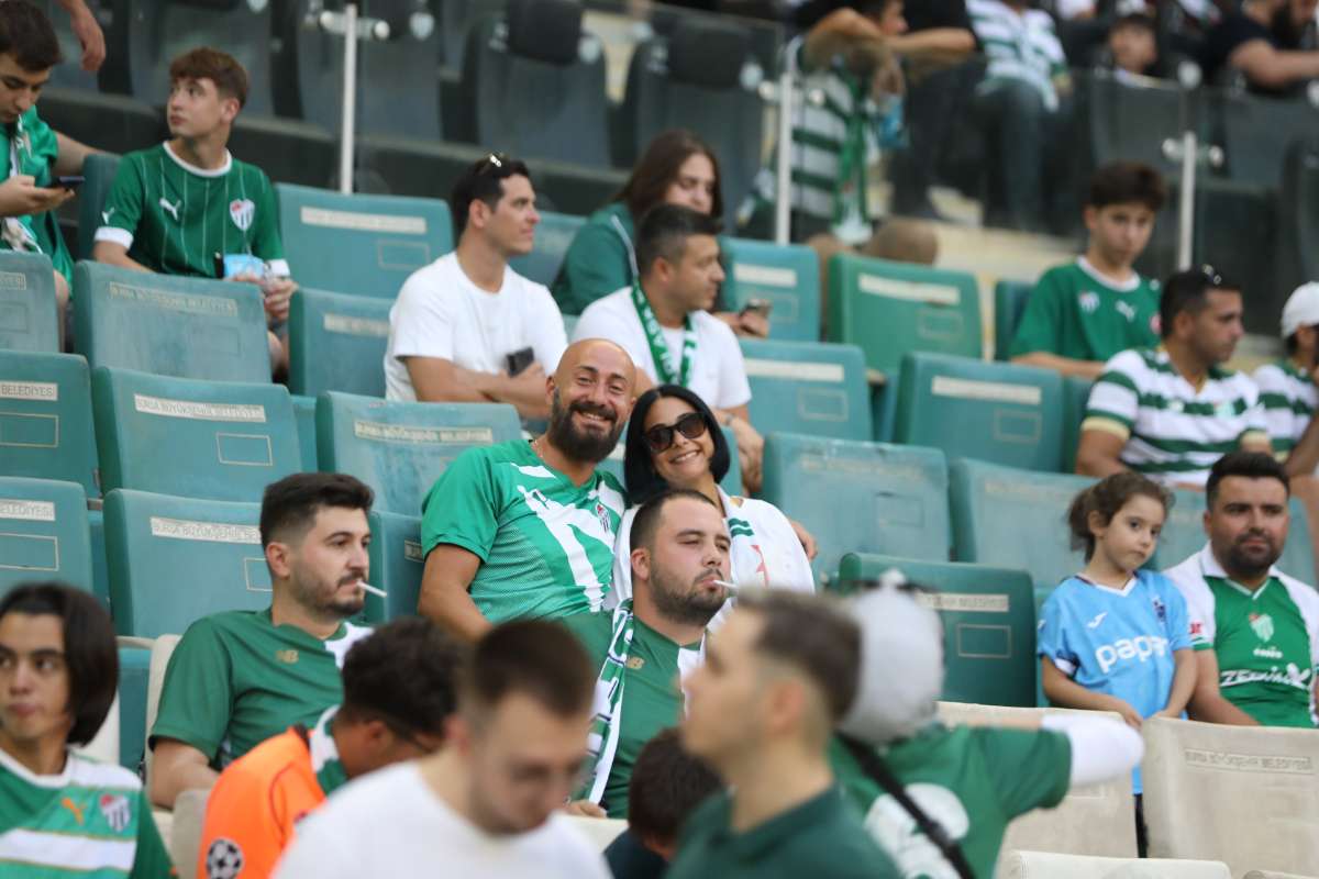 (FOTO GALERİ) Bursaspor-Eskişehirspor Dostluk Maçı Taraftar Fotoğrafları