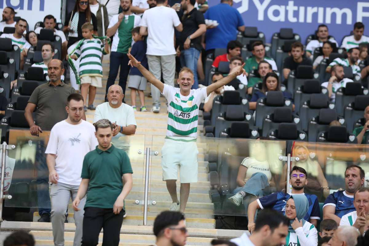 (FOTO GALERİ) Bursaspor-Eskişehirspor Dostluk Maçı Taraftar Fotoğrafları