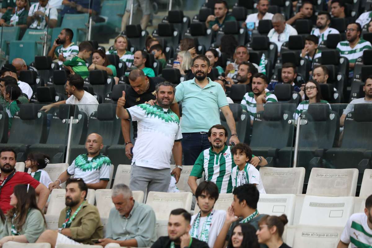 (FOTO GALERİ) Bursaspor-Eskişehirspor Dostluk Maçı Taraftar Fotoğrafları