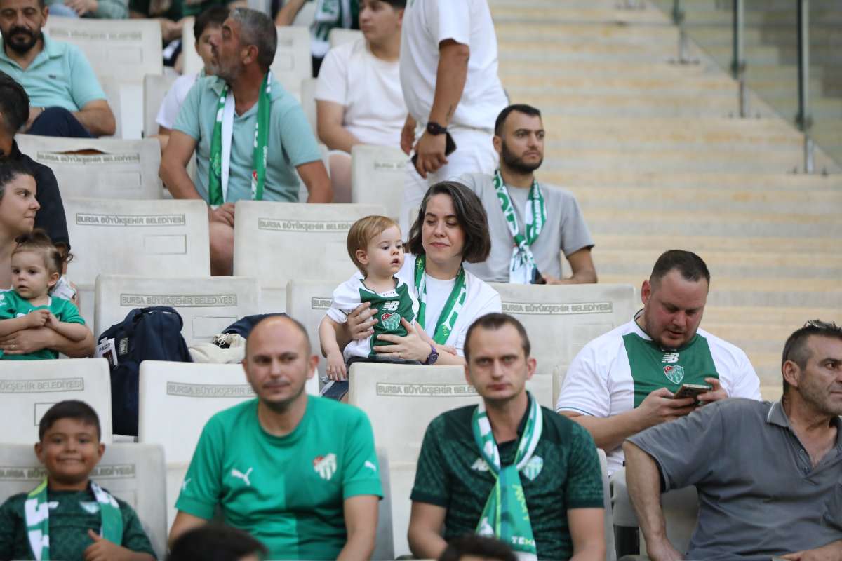 (FOTO GALERİ) Bursaspor-Eskişehirspor Dostluk Maçı Taraftar Fotoğrafları