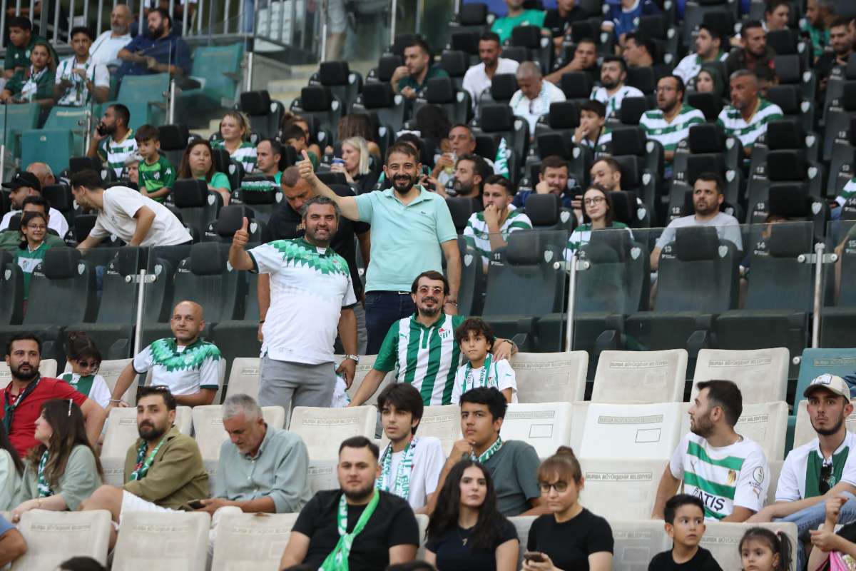 (FOTO GALERİ) Bursaspor-Eskişehirspor Dostluk Maçı Taraftar Fotoğrafları
