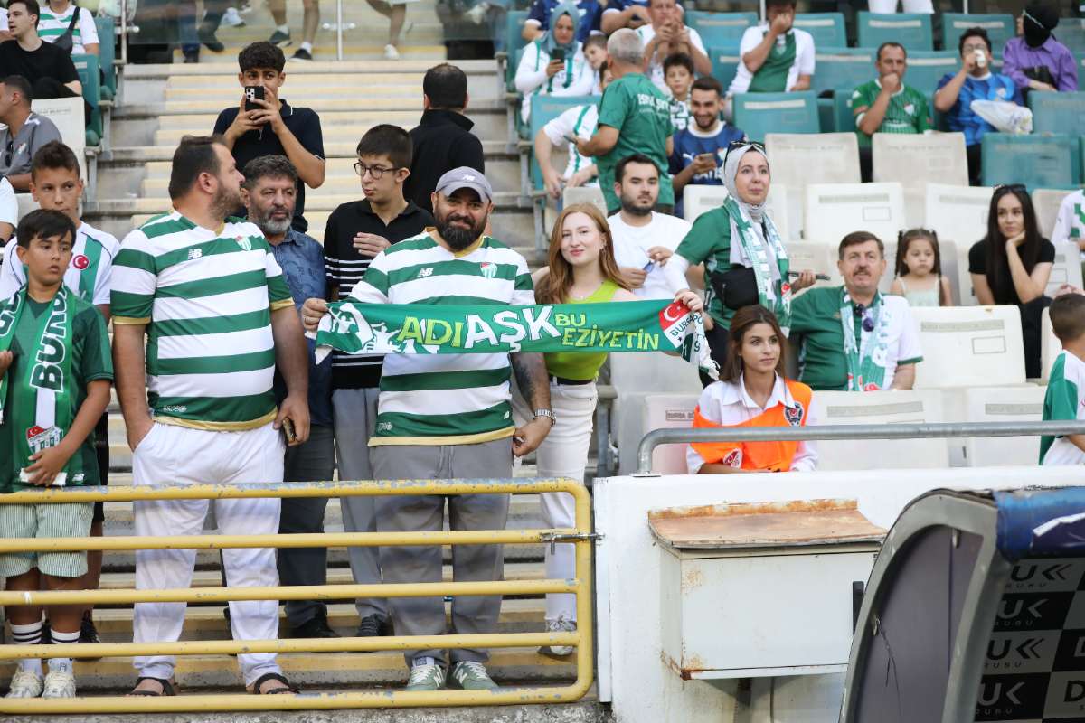 (FOTO GALERİ) Bursaspor-Eskişehirspor Dostluk Maçı Taraftar Fotoğrafları