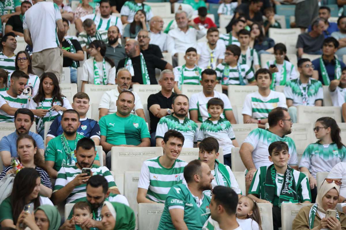(FOTO GALERİ) Bursaspor-Eskişehirspor Dostluk Maçı Taraftar Fotoğrafları