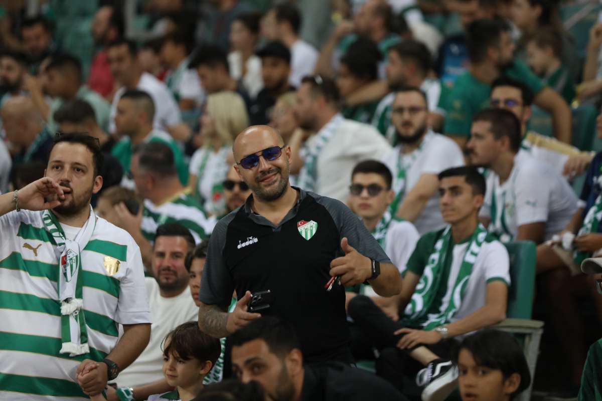 (FOTO GALERİ) Bursaspor-Eskişehirspor Dostluk Maçı Taraftar Fotoğrafları