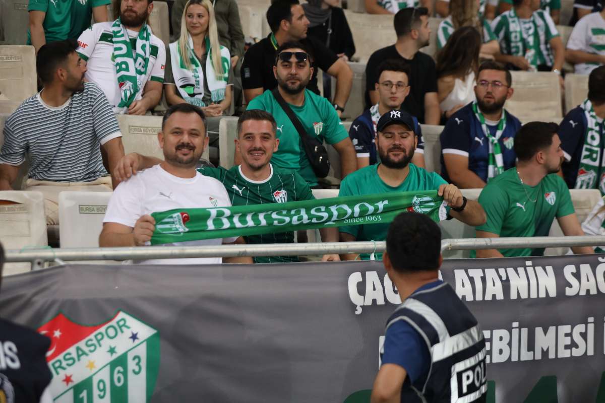 (FOTO GALERİ) Bursaspor-Eskişehirspor Dostluk Maçı Taraftar Fotoğrafları