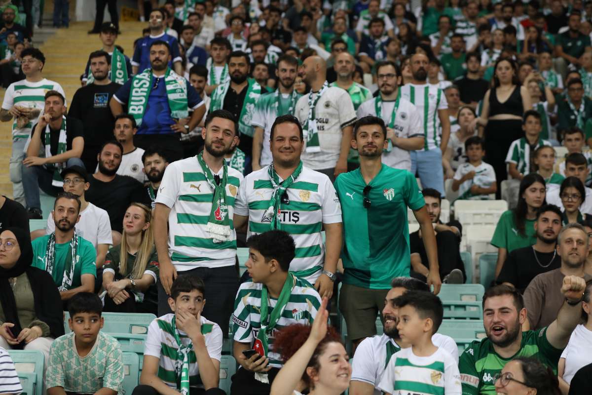 (FOTO GALERİ) Bursaspor-Eskişehirspor Dostluk Maçı Taraftar Fotoğrafları