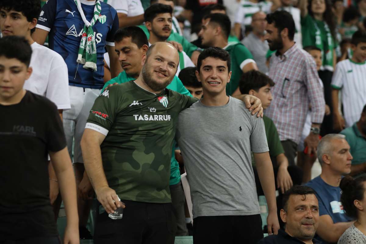 (FOTO GALERİ) Bursaspor-Eskişehirspor Dostluk Maçı Taraftar Fotoğrafları