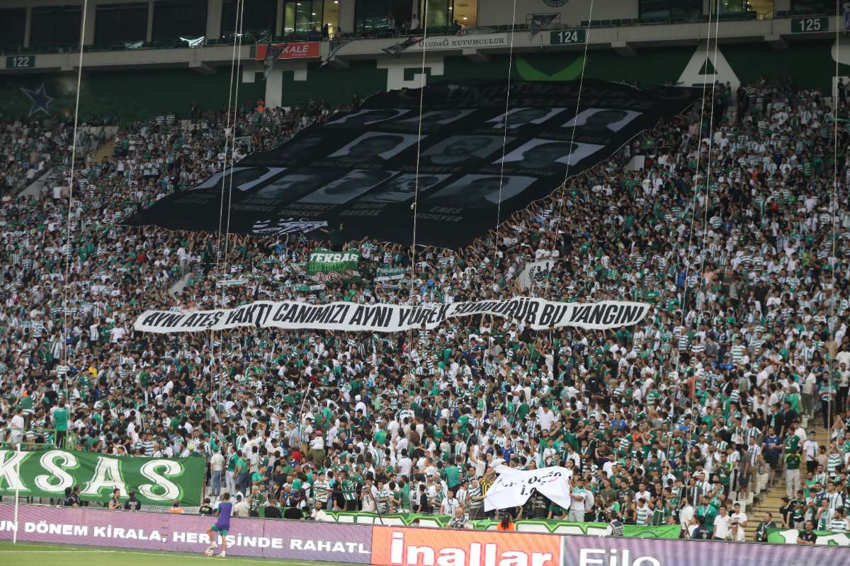 (FOTO GALERİ) Bursaspor-Eskişehirspor Dostluk Maçı Taraftar Fotoğrafları