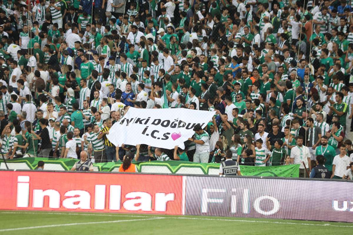 (FOTO GALERİ) Bursaspor-Eskişehirspor Dostluk Maçı Taraftar Fotoğrafları