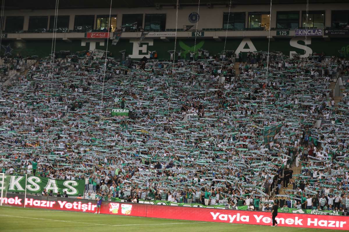 (FOTO GALERİ) Bursaspor-Eskişehirspor Dostluk Maçı Taraftar Fotoğrafları