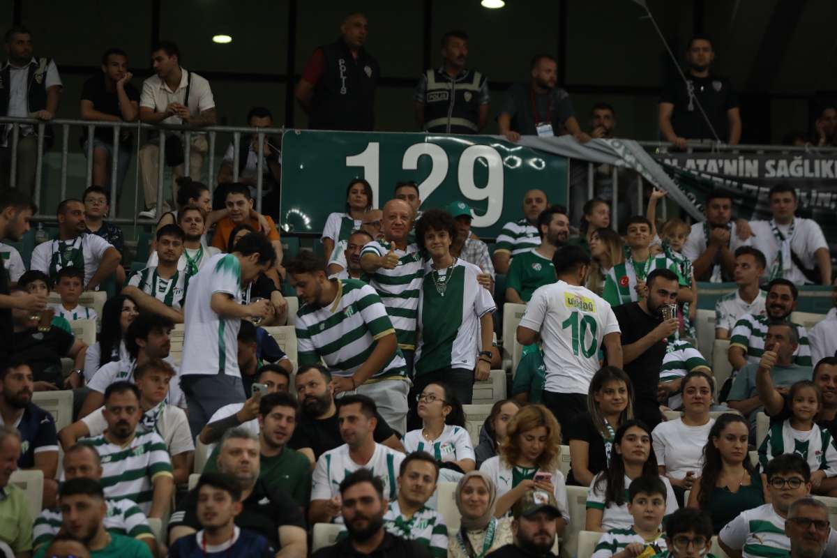(FOTO GALERİ) Bursaspor-Eskişehirspor Dostluk Maçı Taraftar Fotoğrafları