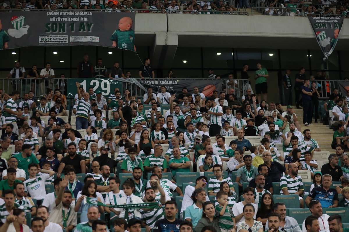 (FOTO GALERİ) Bursaspor-Eskişehirspor Dostluk Maçı Taraftar Fotoğrafları