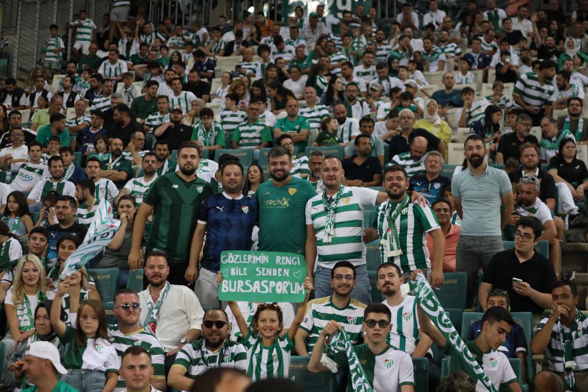 (FOTO GALERİ) Bursaspor-Eskişehirspor Dostluk Maçı Taraftar Fotoğrafları