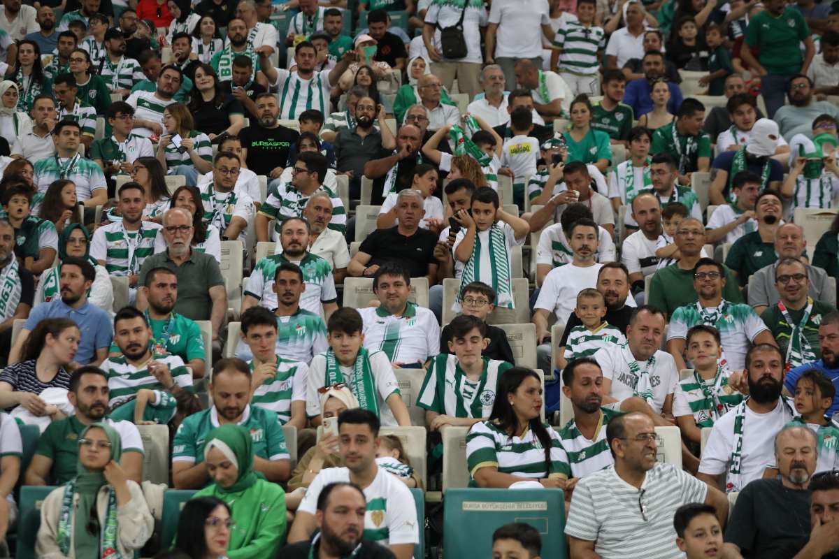 (FOTO GALERİ) Bursaspor-Eskişehirspor Dostluk Maçı Taraftar Fotoğrafları