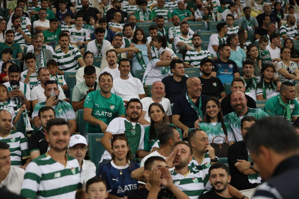 (FOTO GALERİ) Bursaspor-Eskişehirspor Dostluk Maçı Taraftar Fotoğrafları