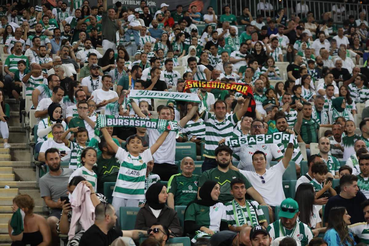 (FOTO GALERİ) Bursaspor-Eskişehirspor Dostluk Maçı Taraftar Fotoğrafları