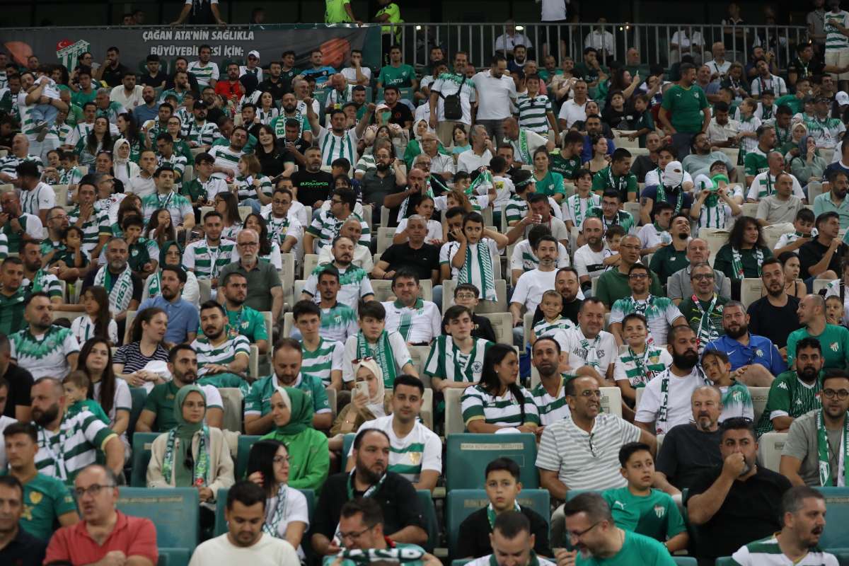 (FOTO GALERİ) Bursaspor-Eskişehirspor Dostluk Maçı Taraftar Fotoğrafları