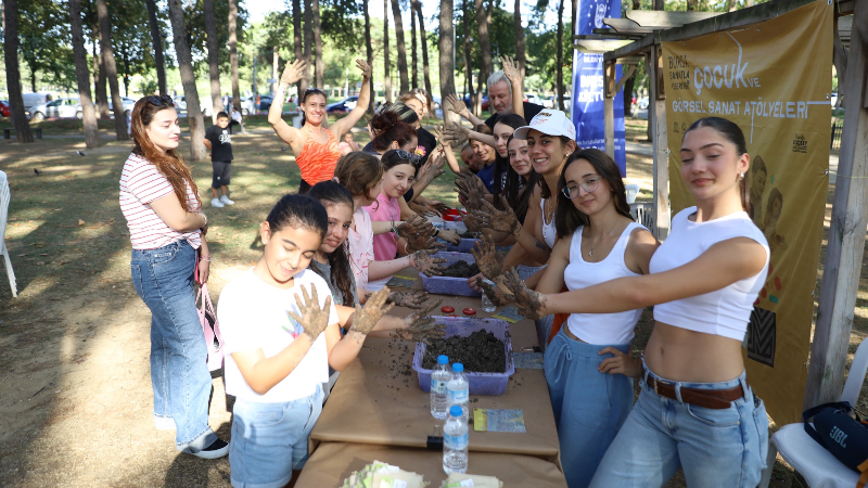 Bursa'da çocuklar sanatla doğayı keşfetti