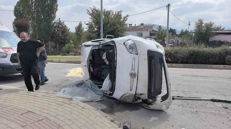 Kontrolden çıkan araç takla attı
