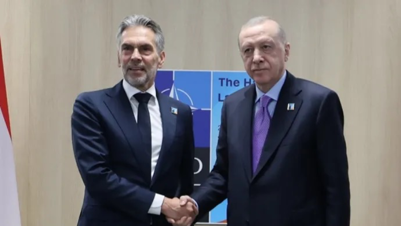 Cumhurbaşkanı Erdoğan, Putin ve Schoof ile görüştü