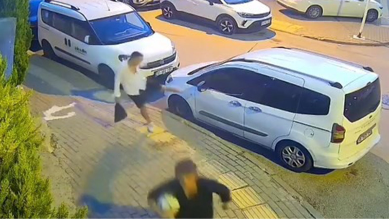 Nilüfer'de gençler araçların kaportasını çizip aynasını kırdı