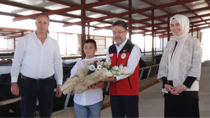 Bakan Yumaklı: "2026’dan itibaren her yıl 200 bin baş hayvanı kendi üreticimizden karşılayacağız"