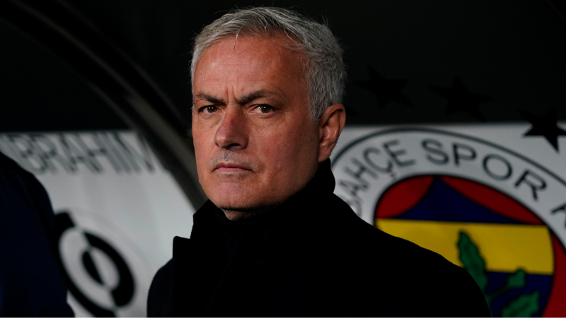 Fenerbahçe, Teknik Direktör Jose Mourinho ile yollarını ayırdıklarını açıkladı.