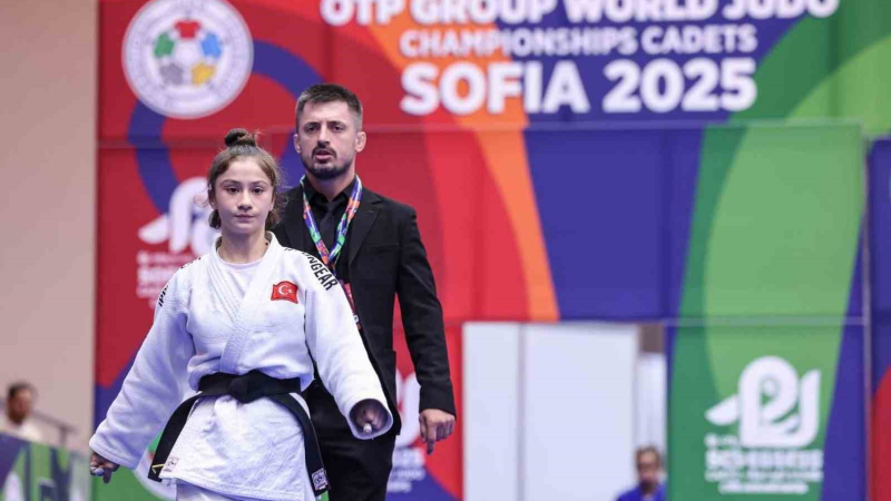 Ümraniyeli sporcu Sema Nur Yüksel Dünya Ümitler Judo Şampiyonası’nda gümüş madalyanın sahibi oldu