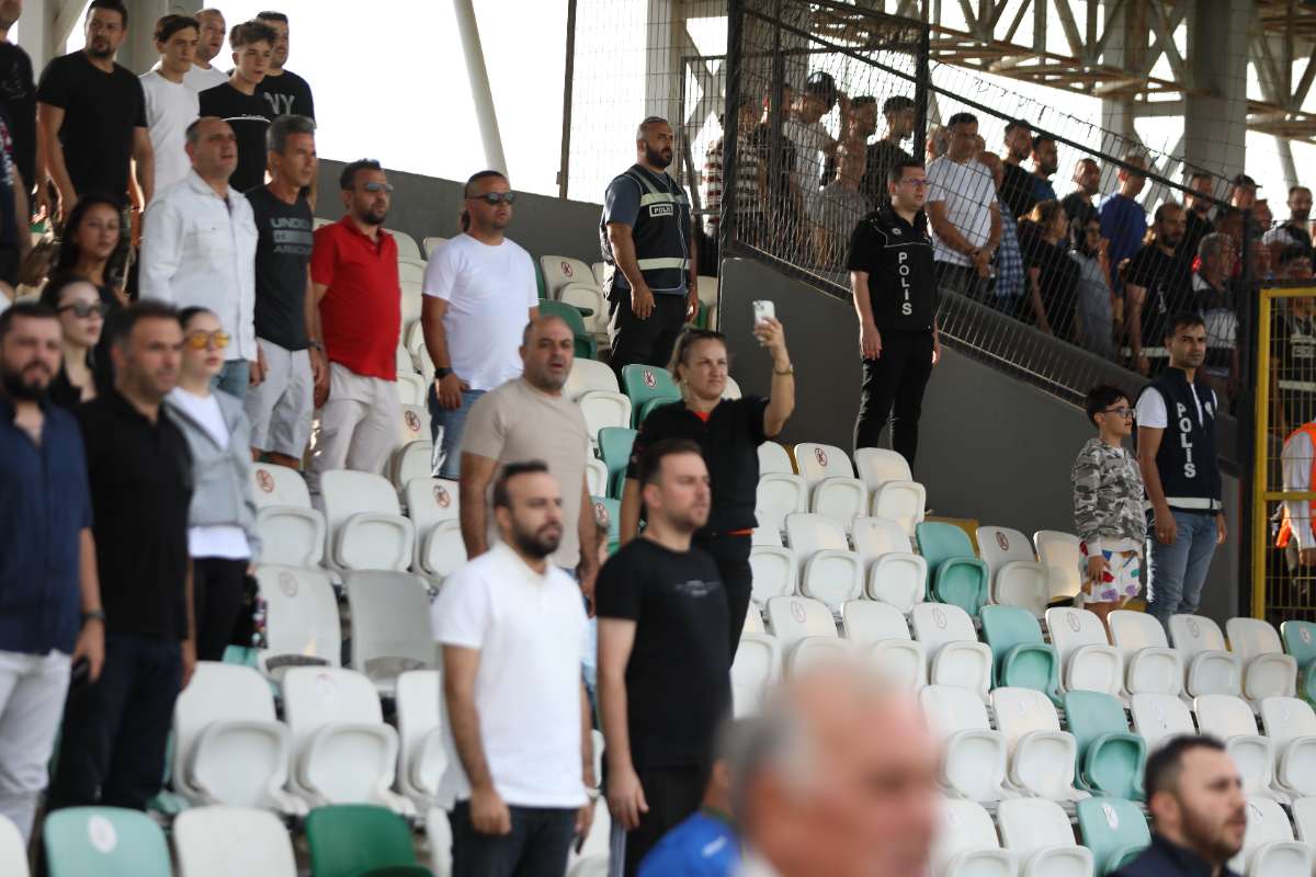 (FOTO GALERİ) Yıldırımspor-Kestel Çilekspor Taraftar Fotoğrafları