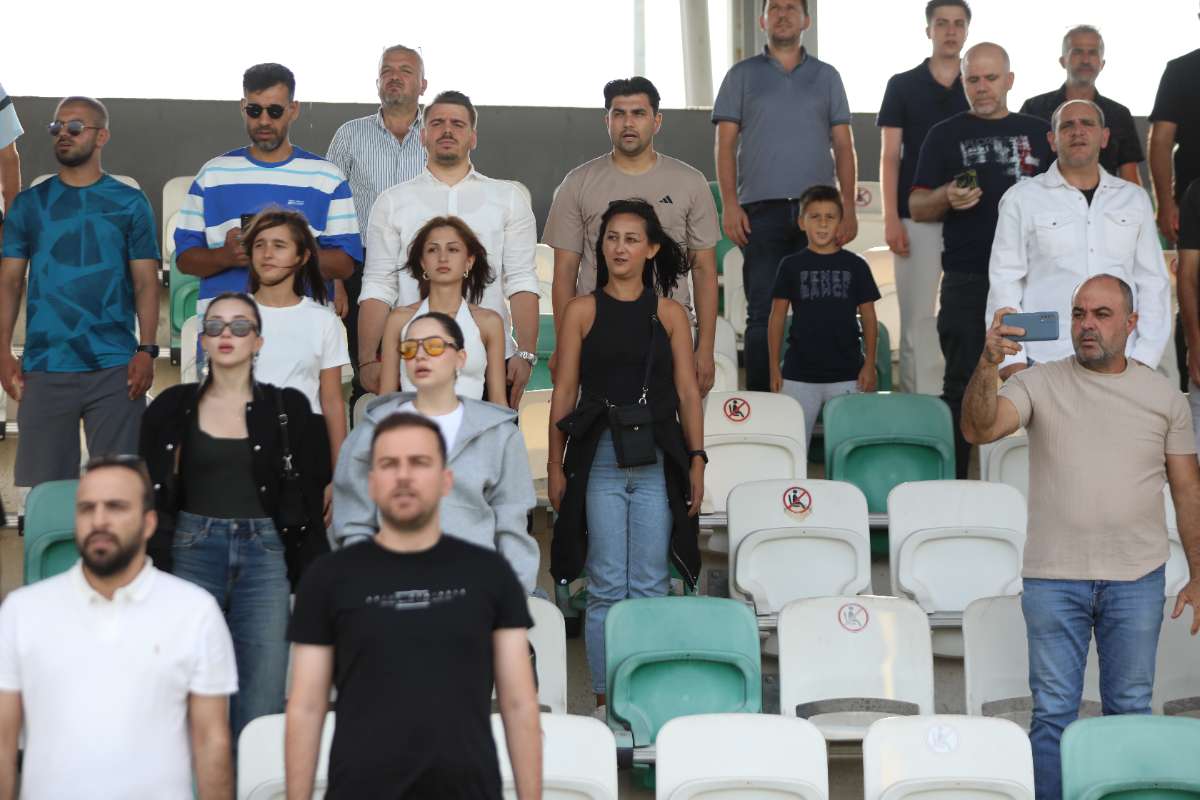 (FOTO GALERİ) Yıldırımspor-Kestel Çilekspor Taraftar Fotoğrafları