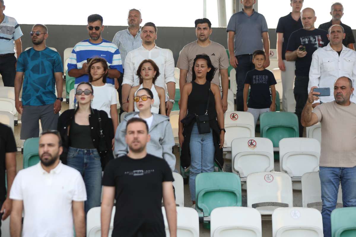 (FOTO GALERİ) Yıldırımspor-Kestel Çilekspor Taraftar Fotoğrafları