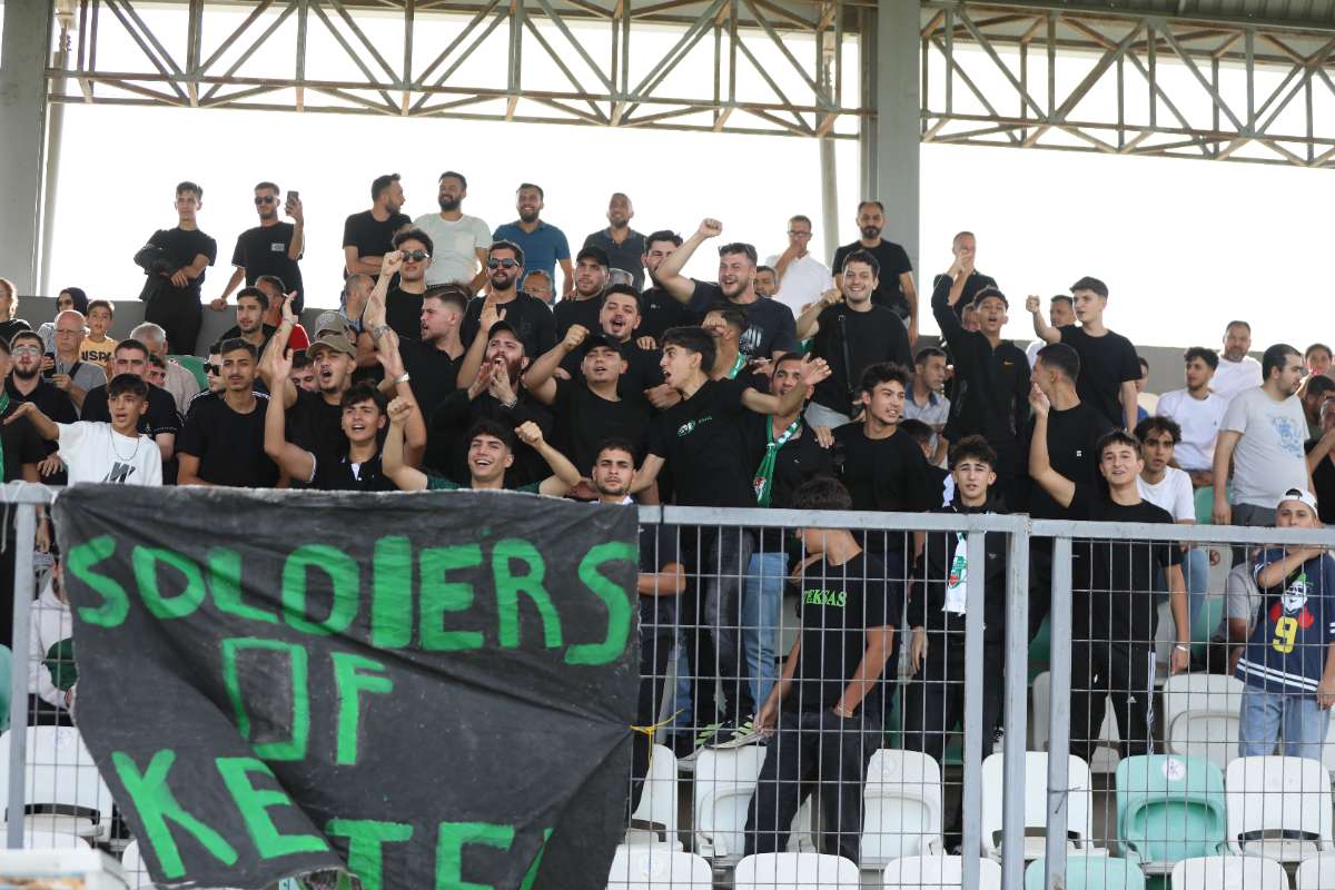 (FOTO GALERİ) Yıldırımspor-Kestel Çilekspor Taraftar Fotoğrafları