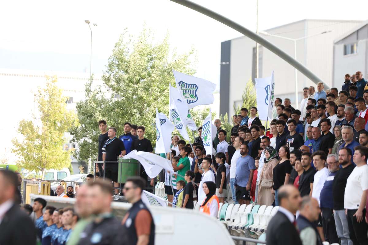 (FOTO GALERİ) Yıldırımspor-Kestel Çilekspor Taraftar Fotoğrafları