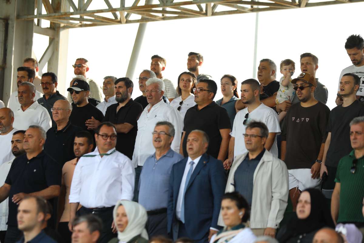 (FOTO GALERİ) Yıldırımspor-Kestel Çilekspor Taraftar Fotoğrafları