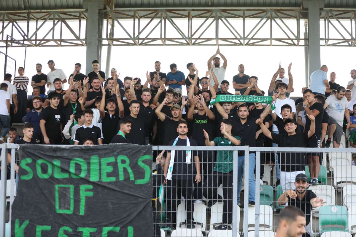 (FOTO GALERİ) Yıldırımspor-Kestel Çilekspor Taraftar Fotoğrafları