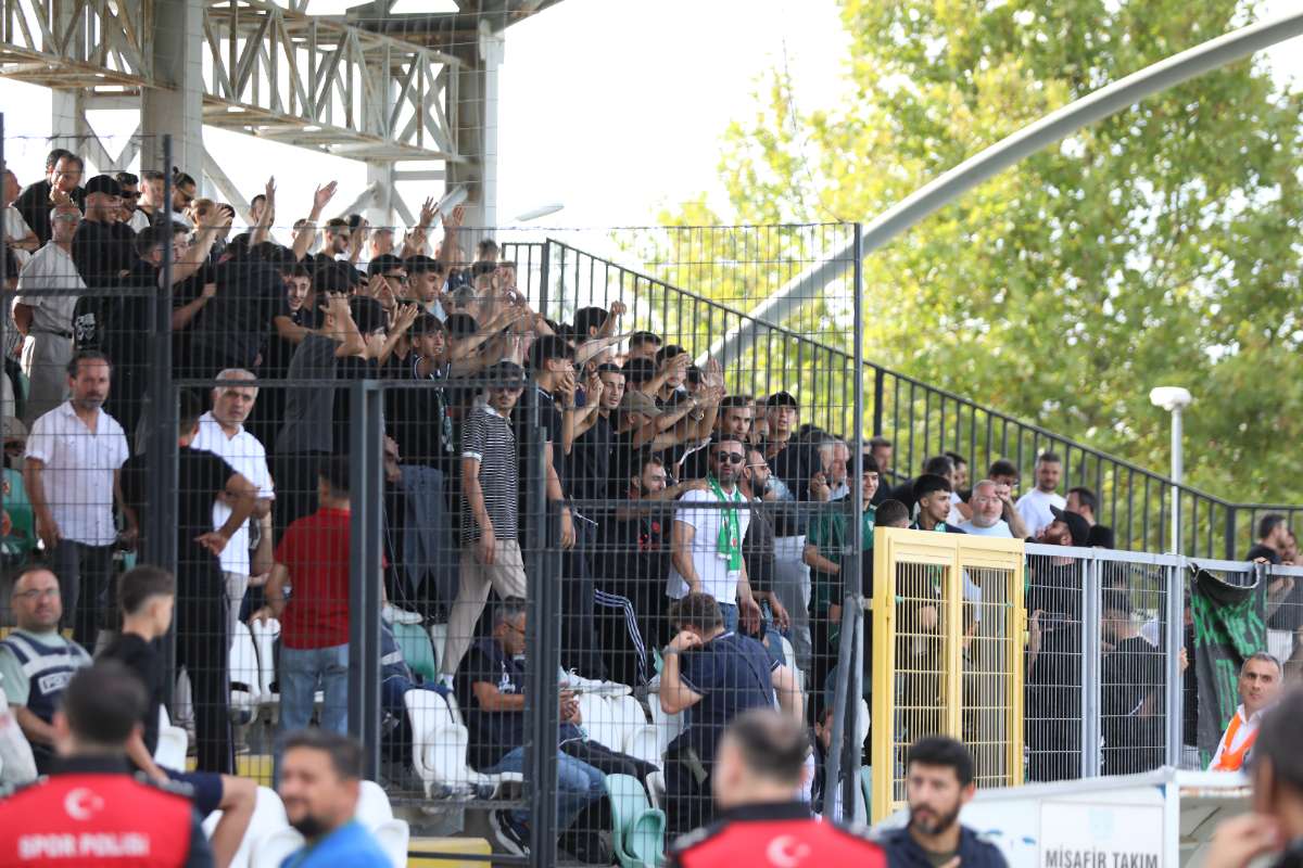 (FOTO GALERİ) Yıldırımspor-Kestel Çilekspor Taraftar Fotoğrafları