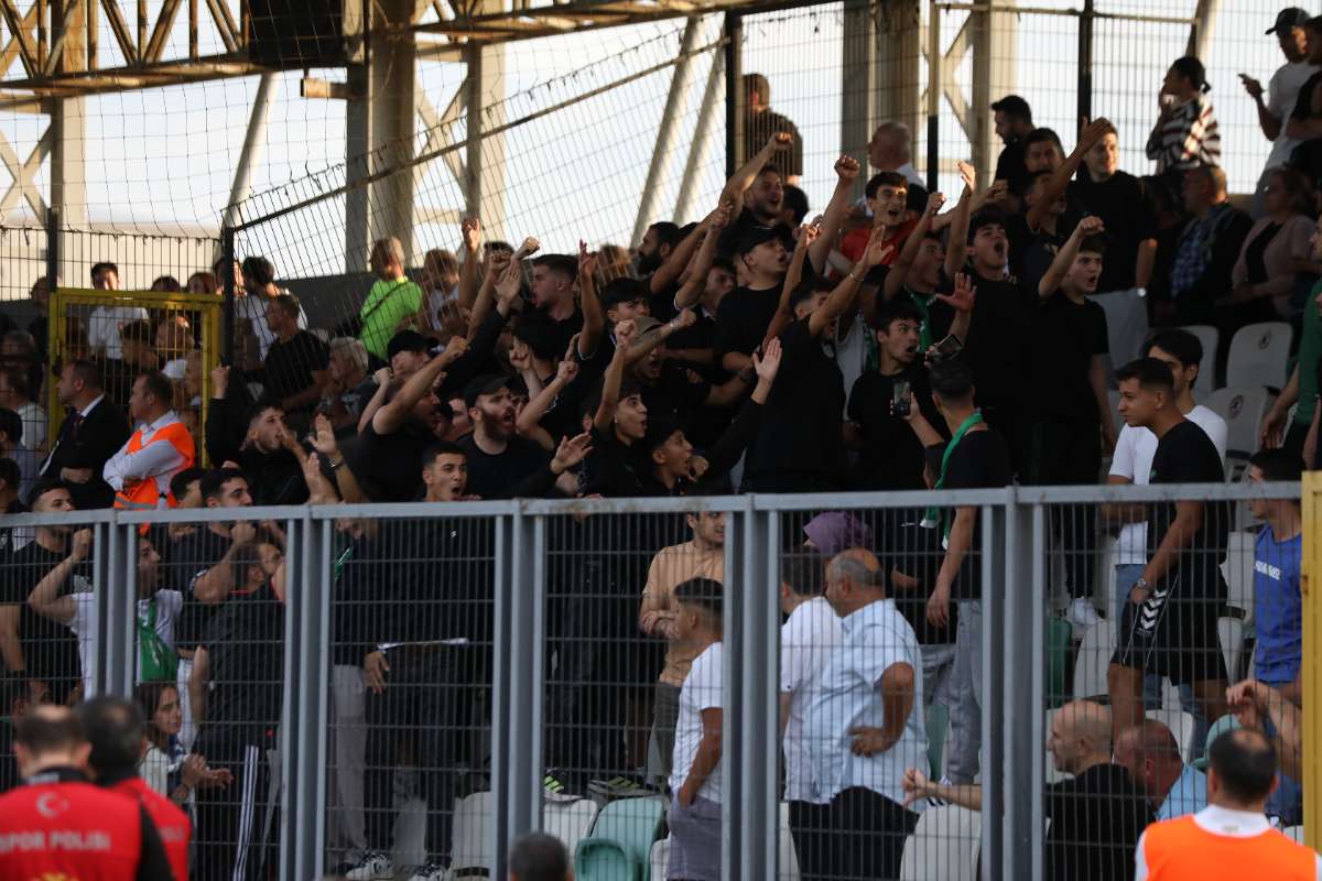 (FOTO GALERİ) Yıldırımspor-Kestel Çilekspor Taraftar Fotoğrafları