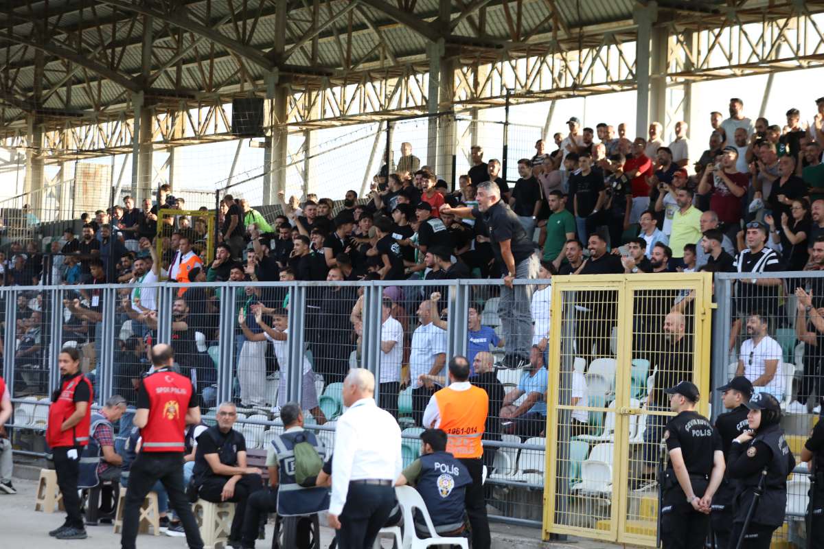 (FOTO GALERİ) Yıldırımspor-Kestel Çilekspor Taraftar Fotoğrafları