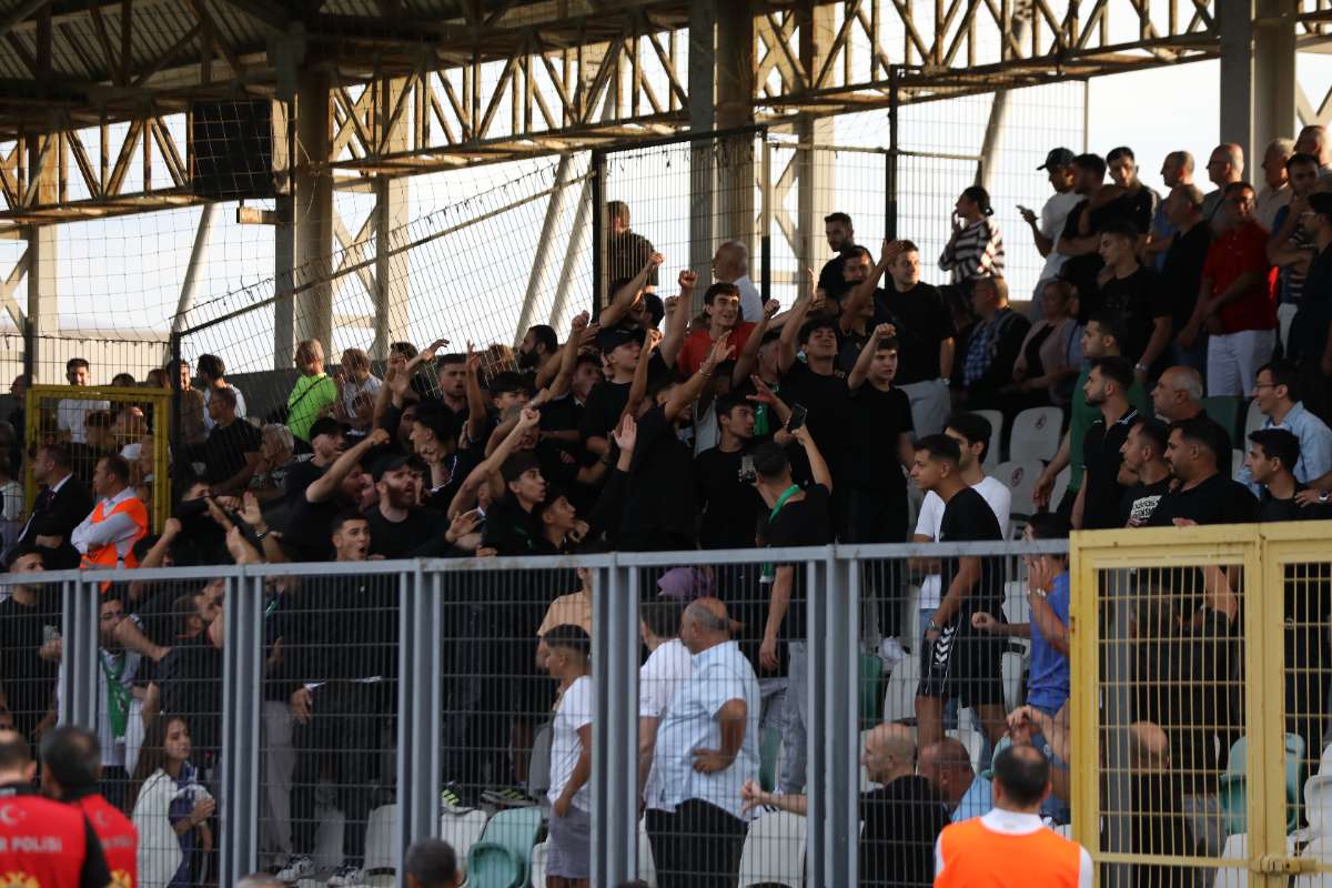 (FOTO GALERİ) Yıldırımspor-Kestel Çilekspor Taraftar Fotoğrafları
