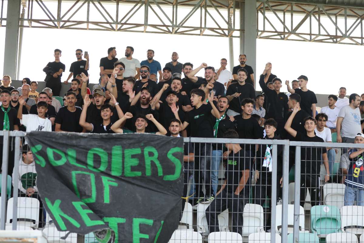 (FOTO GALERİ) Yıldırımspor-Kestel Çilekspor Taraftar Fotoğrafları