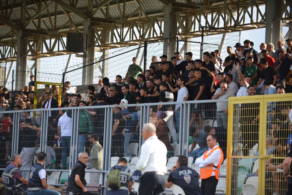 (FOTO GALERİ) Yıldırımspor-Kestel Çilekspor Taraftar Fotoğrafları