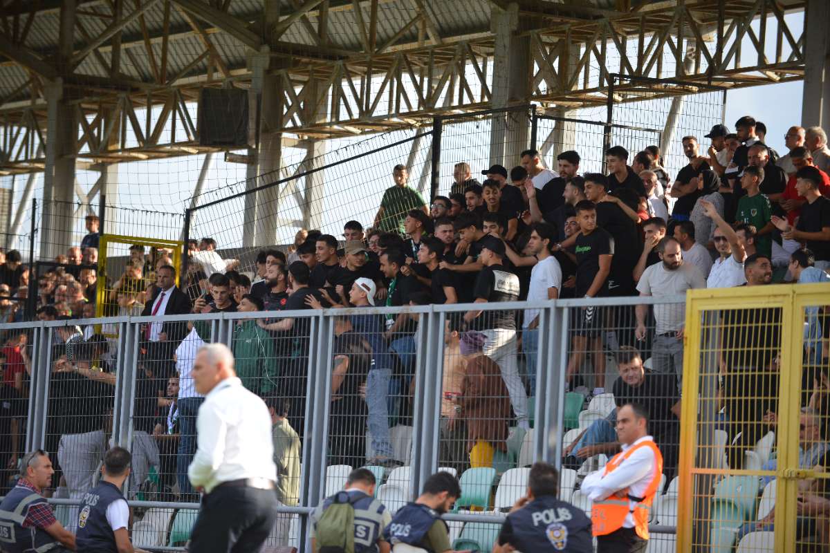 (FOTO GALERİ) Yıldırımspor-Kestel Çilekspor Taraftar Fotoğrafları