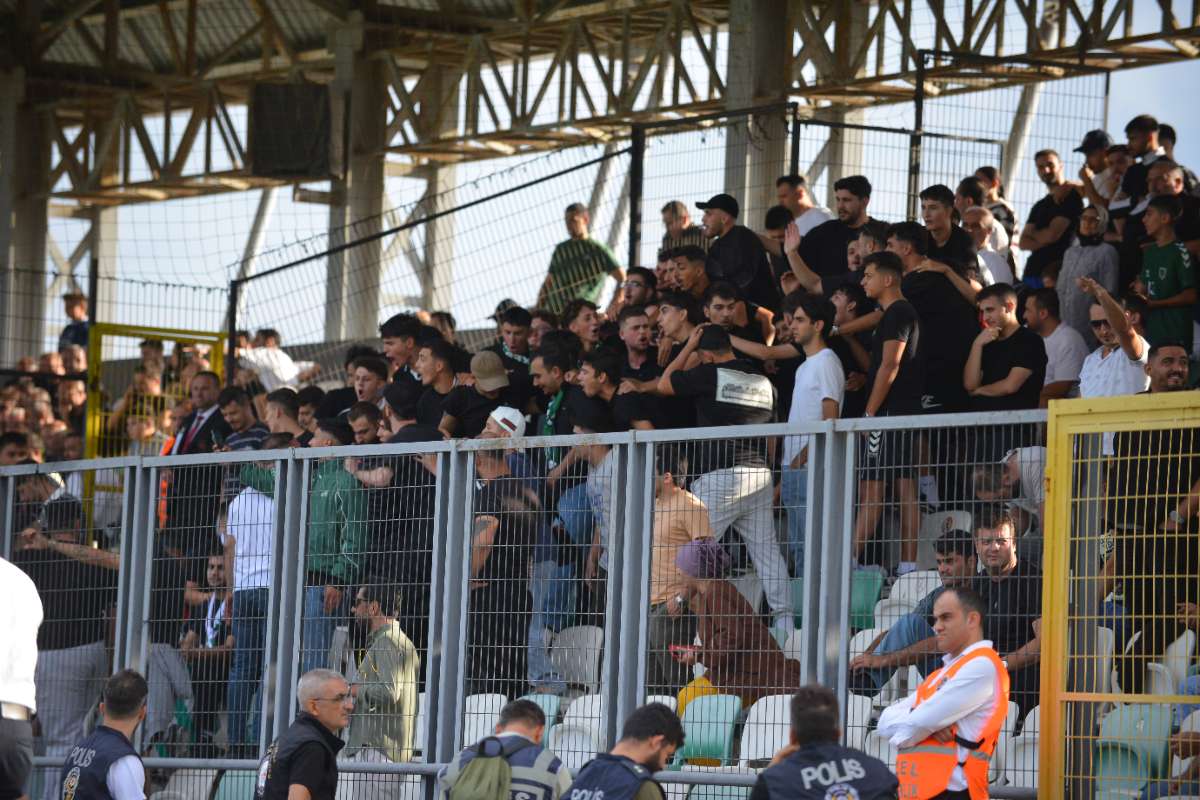 (FOTO GALERİ) Yıldırımspor-Kestel Çilekspor Taraftar Fotoğrafları