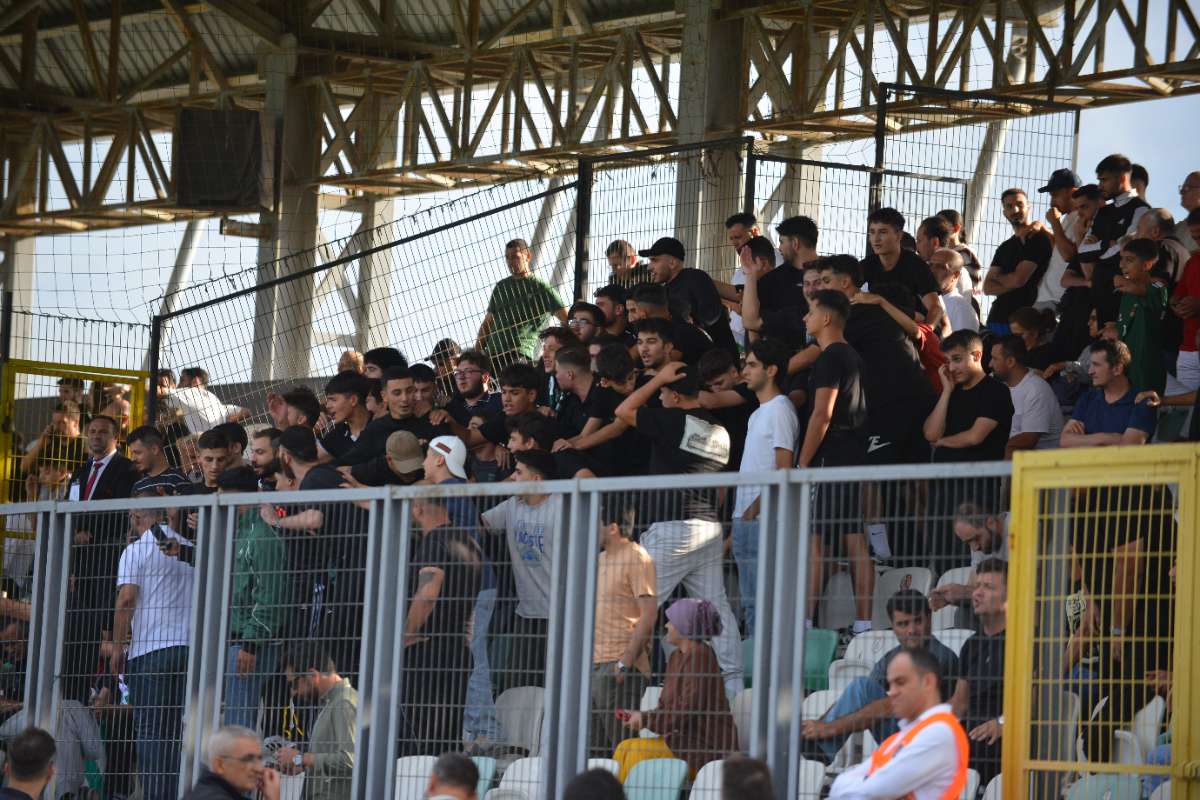 (FOTO GALERİ) Yıldırımspor-Kestel Çilekspor Taraftar Fotoğrafları