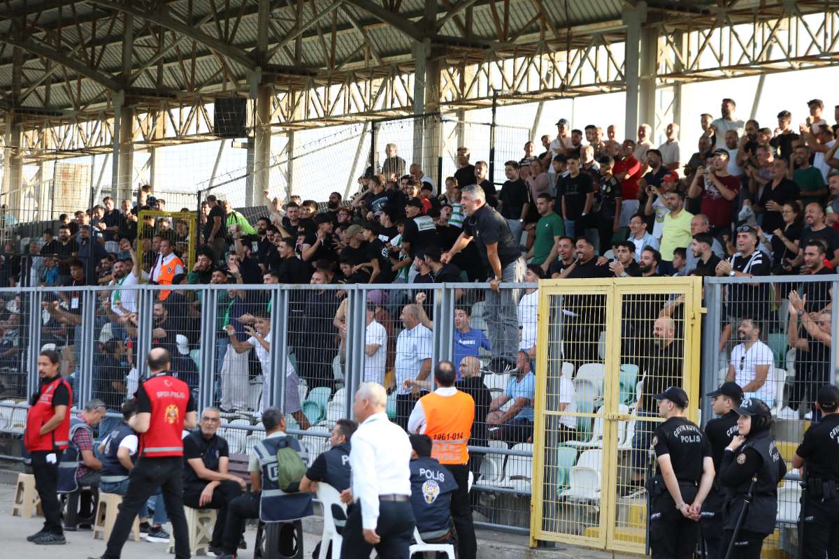 (FOTO GALERİ) Yıldırımspor-Kestel Çilekspor Taraftar Fotoğrafları