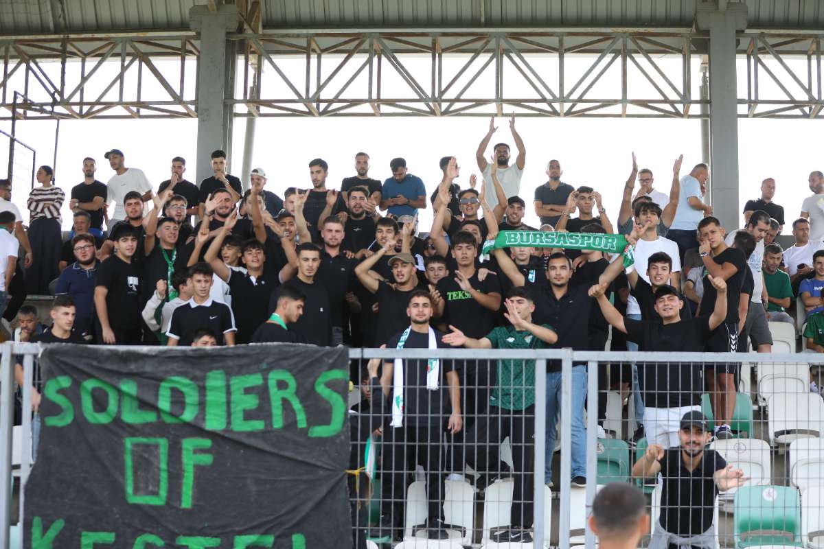 (FOTO GALERİ) Yıldırımspor-Kestel Çilekspor Taraftar Fotoğrafları